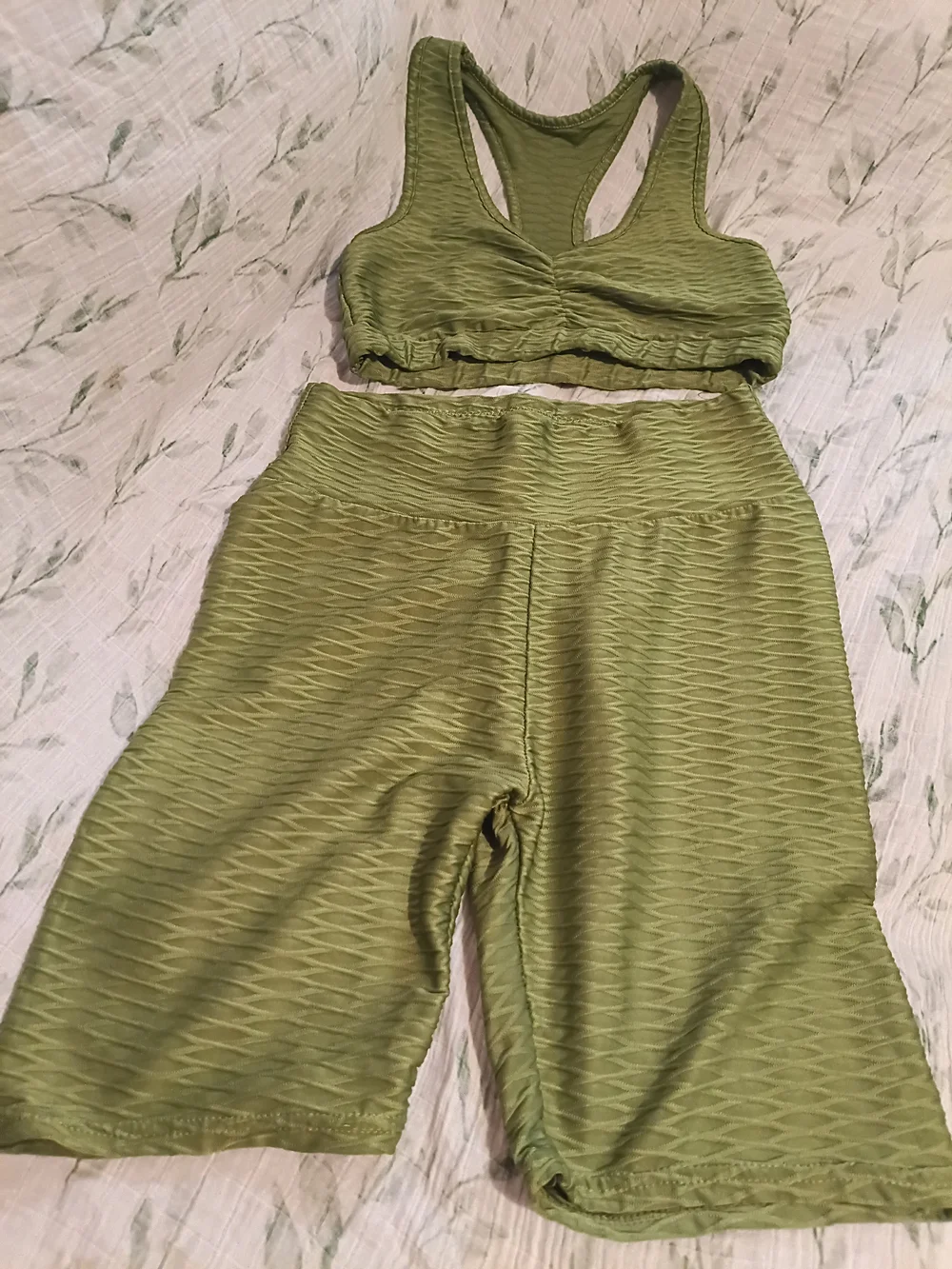 Olive Green Women’s High-Waist Active Shorts and Sports Bra Set